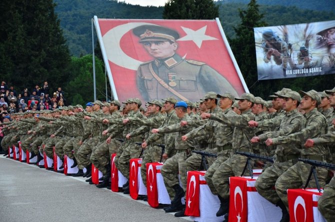 Komandolar Yemin Etti Aileler Duygu Dolu Anlar Yaşadı