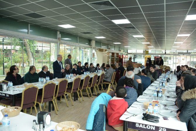 Dinar Belediye Başkanı Saffet Acar, Mühendislerle Yemekte Buluştu