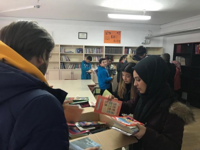 Köy Okulu Kütüphanesine 650 Adet Kitap Yardımı