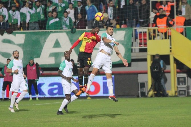 Spor Toto Süper Lig: Göztepe 0 - Bursaspor 0 (Maç Sonucu)
