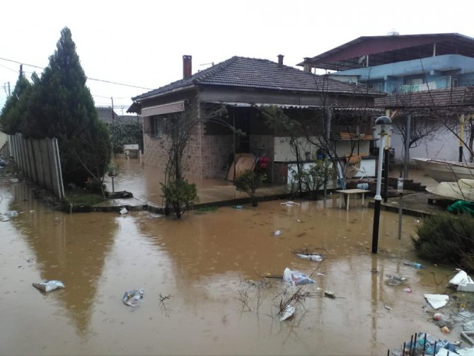 İzmir’de Şiddetli Yağış Raporu: 1 Aylık Yağmur 3 Günde Geldi
