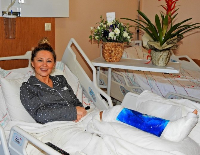 Şarkıcı Pınar Aylin Hastaneden Taburcu Oldu: 