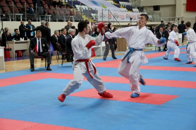 Türkiye Karate Şampiyonası Fethiye’de Devam Ediyor
