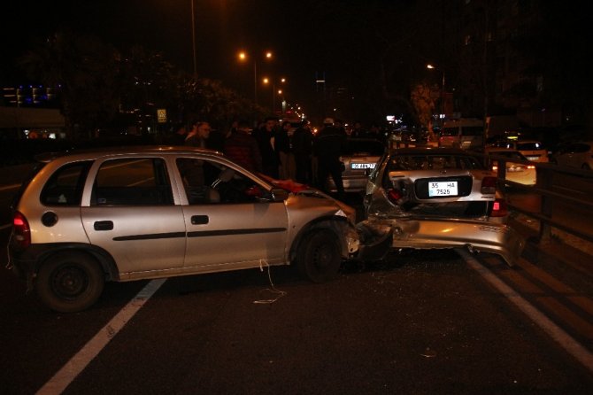 İzmir’de Asker Uğurlama Konvoyu Kaza Yaptı