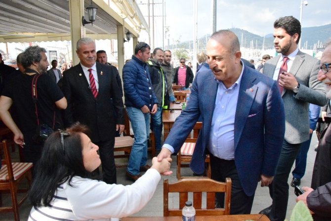 Dışişleri Bakanı Çavuşoğlu, Bodrum’da Karşılaştığı Japon Turistle Ana Dili Gibi Japonca Konuştu