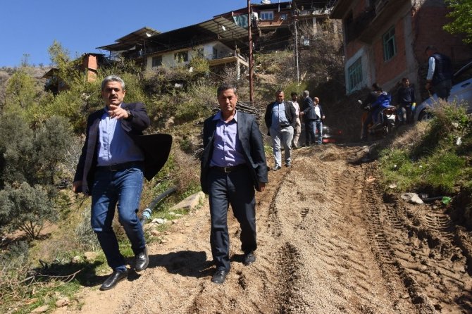 Nazilli Belediyesi, Bekirler’de Yolları Yeniledi