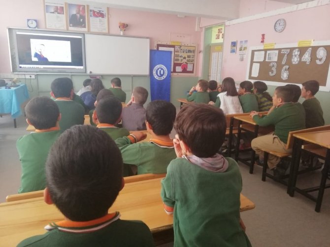 Uşak Üniversitesi Öğrencileri 