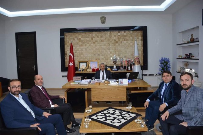 Kaymakam Kaya Ve Başkan Bozkurt’tan Başkan Zeybek’e Hayırlı Olsun Ziyareti