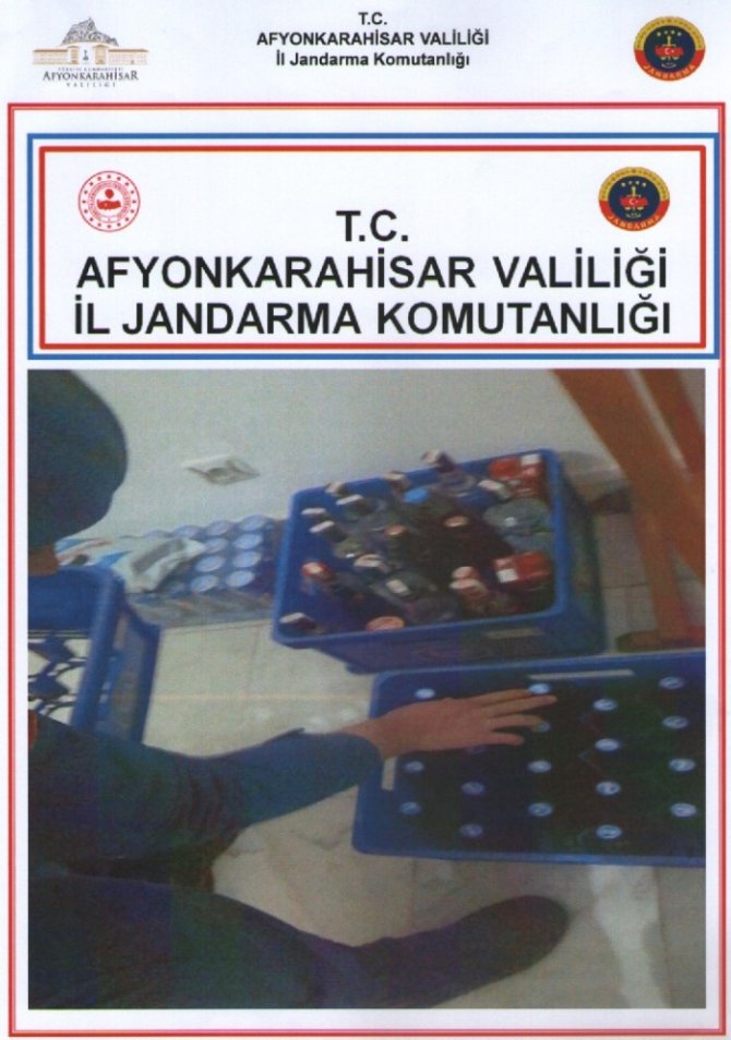 Çaldıkları İçki Ve Sigaralarla Birlikte Yakalandılar