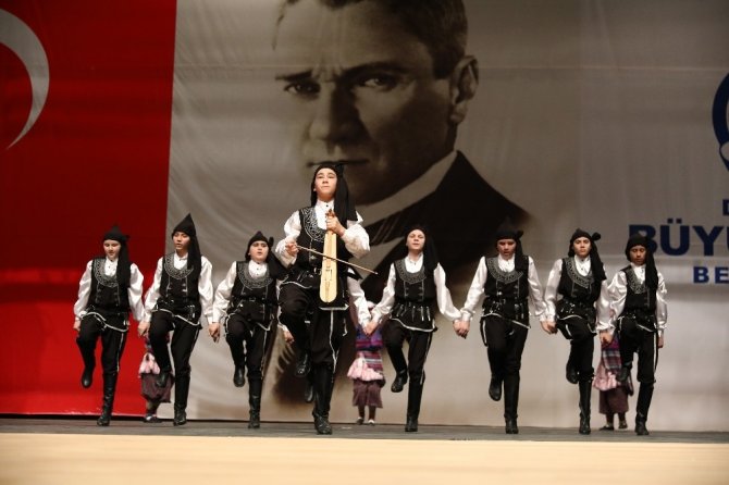 Denizli’de 3. Halk Oyunları Çocuk Şenliği