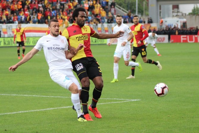 Spor Toto Süper Lig: Göztepe: 2 - Antalyaspor: 1 (İlk Yarı)