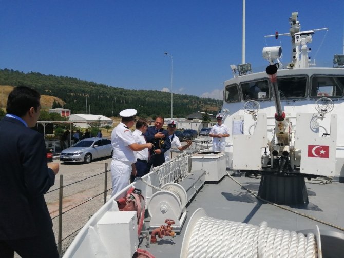 Aliağa’daki Sahil Güvenlik Botu, Halkın Ziyaretine Açıldı