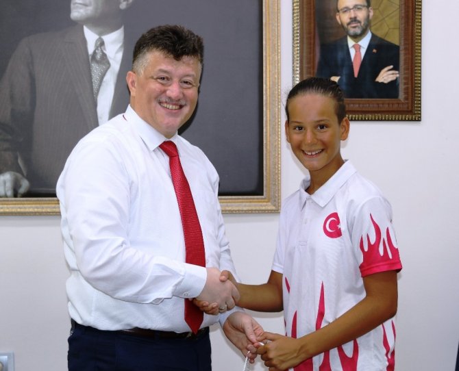 Türkiye Şampiyonu Olan 12 Yaşındaki Beyza, Aydın’ı Gururlandırdı