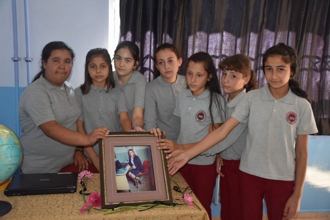 Okulların Açıldığı İlk Gün Hayatını Kaybeden Öğretmeninin Adı Okulunda Yaşayacak