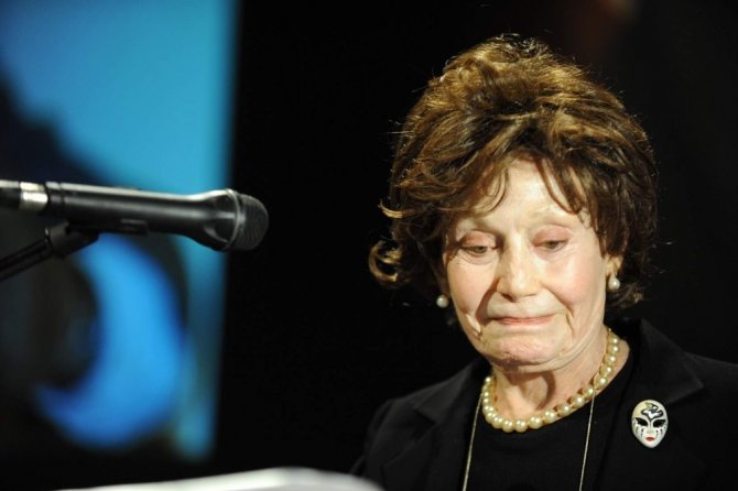 Usta Tiyatrocu Yıldız Kenter, Hayatını Kaybetti