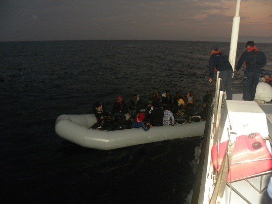 Ölüme Yolculukta 38 Göçmen Yakalandı