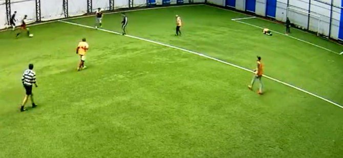 Halı Sahada Kalp Krizinden Ölüm Anı Kameralara Yansıdı