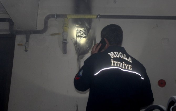 İş Merkezindeki Yangın Paniğe Neden Oldu