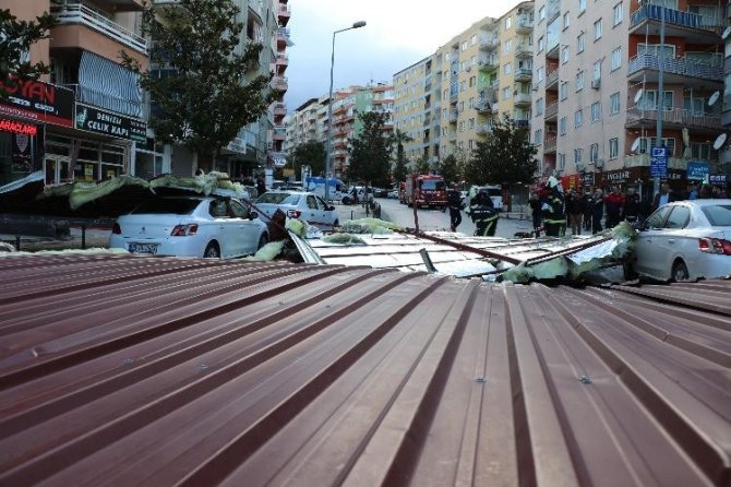 Denizli’de Dün Etkili Olan Fırtınanın Bilançosu Ortaya Çıkmaya Başladı