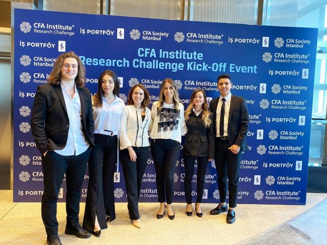 İzmir Ekonomili Gençler Avrupa Şampiyonasına Hazırlanıyor