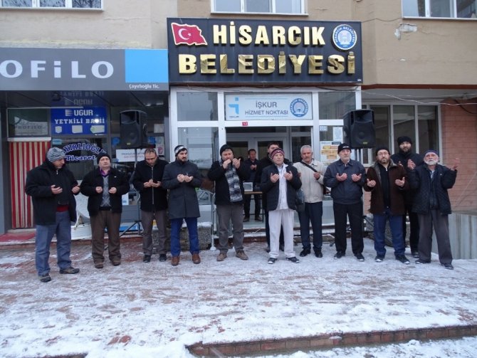 Hisarcık’ta Yeni Yılın İlk Umre Kafilesi Dualarla Uğurlandı