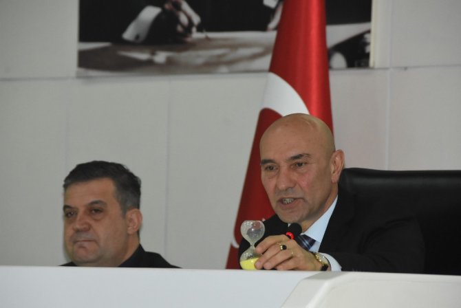 İzmir’de Gergin Meclis Toplantısı