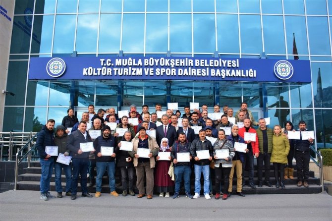 Ev Ve Süs Hayvanları Satışı Yapanlara Eğitim