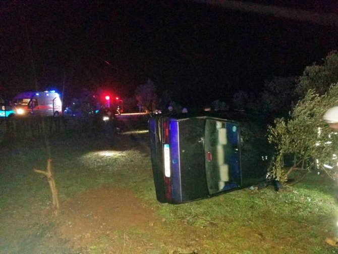 Araçta Sıkışan Sürücüyü İtfaiye Kurtardı