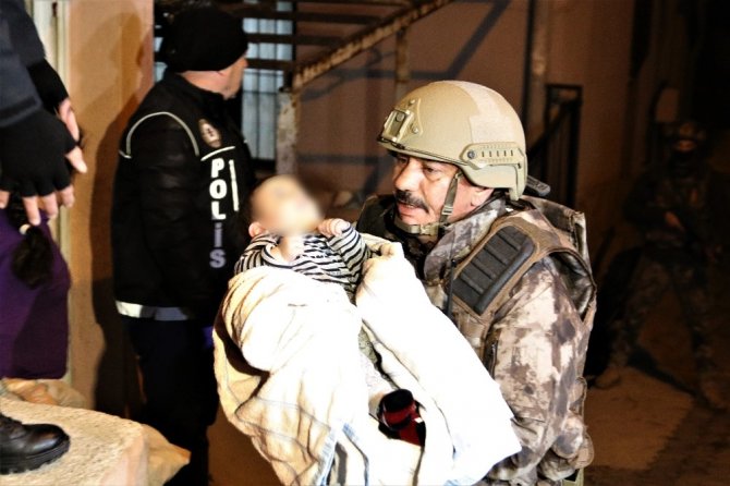 Narkotik Polisinden Şafak Operasyonu: 23 Gözaltı