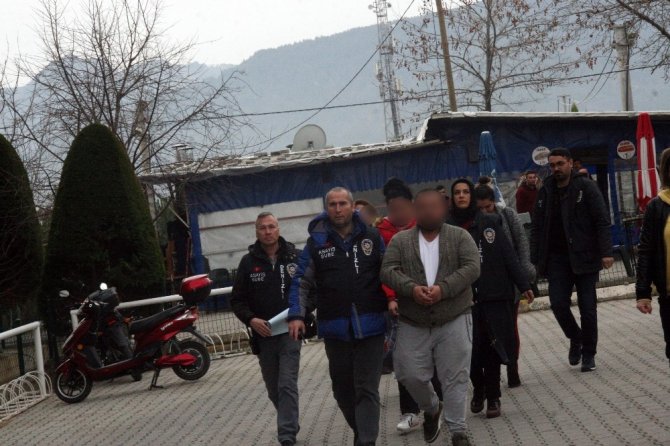 Eskort Dolandırıcıları, Paraları Altına Yatırdı