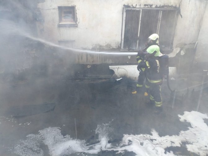 Depoda Çıkan Yangın Kısa Sürede Söndürüldü