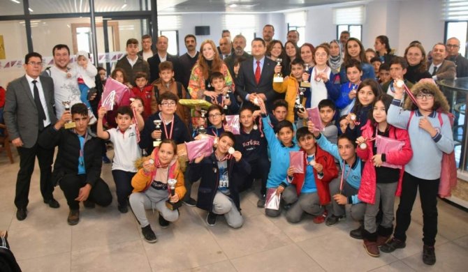 Aliağa’da Akıl Ve Zeka Oyunları Turnuvası