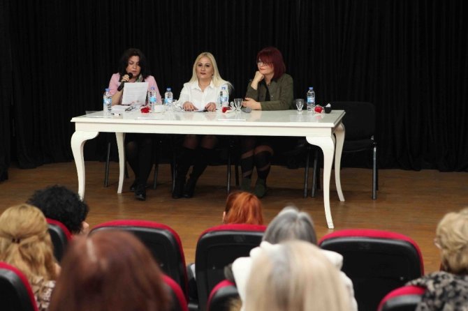 Bayraklı’da “Dünya Öykü Günü” Paneli