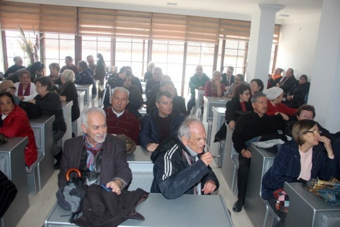 Kuşadası Add Seçimlerinde Gazeteciyi Kovdular