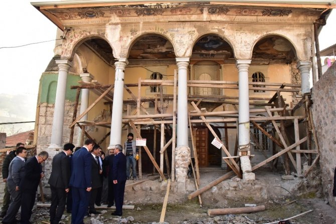 Soma’da Vakıf Eserleri Restore Ediliyor