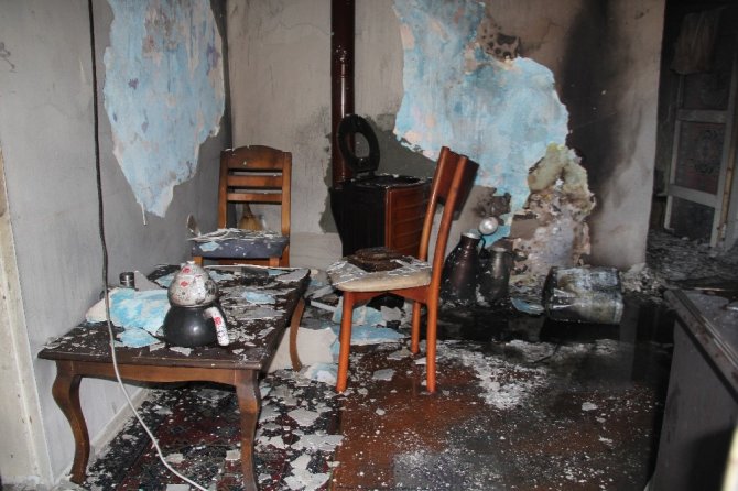 Yanan Sobaya Tiner Döken İki Kardeş Yaralandı, Faciadan Dönüldü