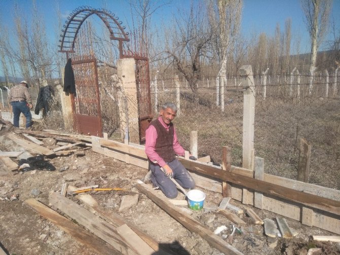 Hisarcık’ta Yaya Kaldırımına İhata Duvarı