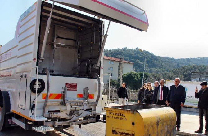 Söke Belediyesi Konteyner Yıkama Ve Dezenfekte Aracı Aldı