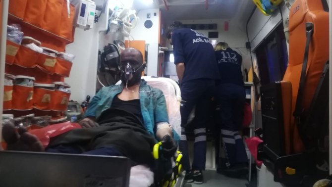 İzmir’de 11 Katlı Binada Korkutan Yangın: 10 Kişi Dumandan Etkilendi