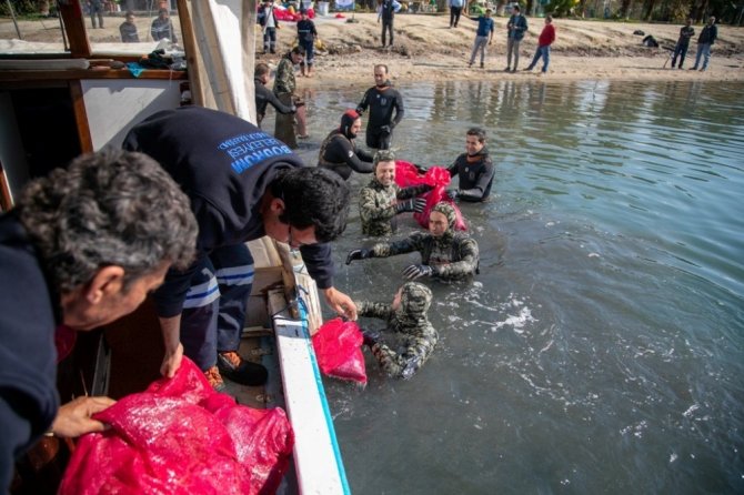 Deniz Dibi Temizliği Gümbet’te Devam Etti