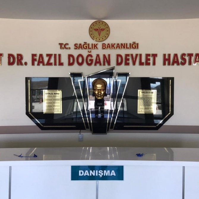 Hastaneye Atatürk Ve Dr. Fazıl Doğan Köşesi