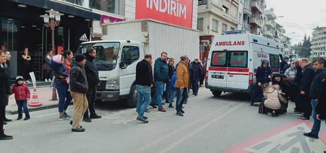 8 Yaşındaki Çocuğa Yaya Geçidinde Otomobil Çarptı