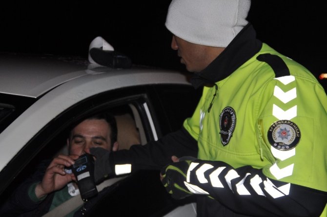 Jandarma Ve Emniyet Trafik Ekiplerinden Alkol Denetimi