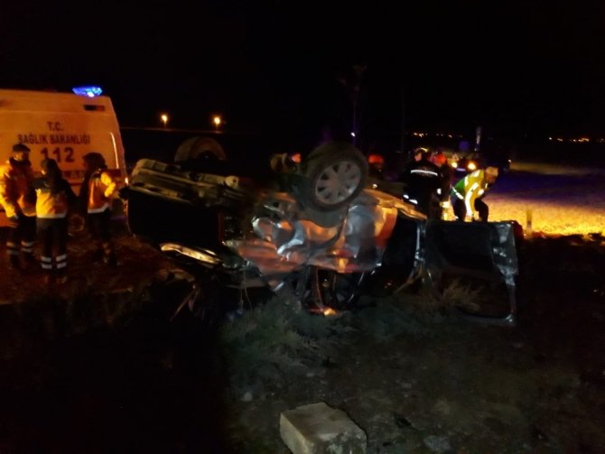 Yolcu Otobüsü İle Otomobil Çarpıştı 3 Kişi Öldü, 2 Kişi Yaralandı