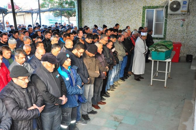 Kazada Ölen Genç Anne Toprağa Verildi