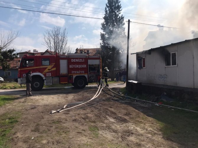 Metruk Evde Çıkan Yangın Zamanında Müdahale İle Büyümeden Söndürüldü