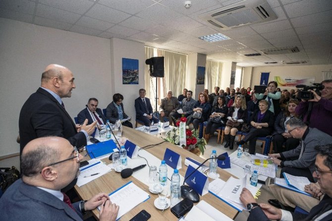 Tunç Soyer Urlalı Muhtarlarla Buluştu