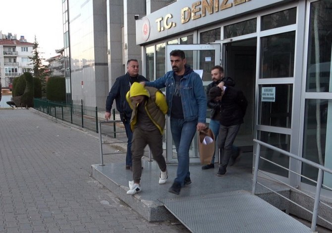 Annesinin Emekli Maaşını Çeken Kadını Sokakta Gasp Eden Zanlılar Tutuklandı