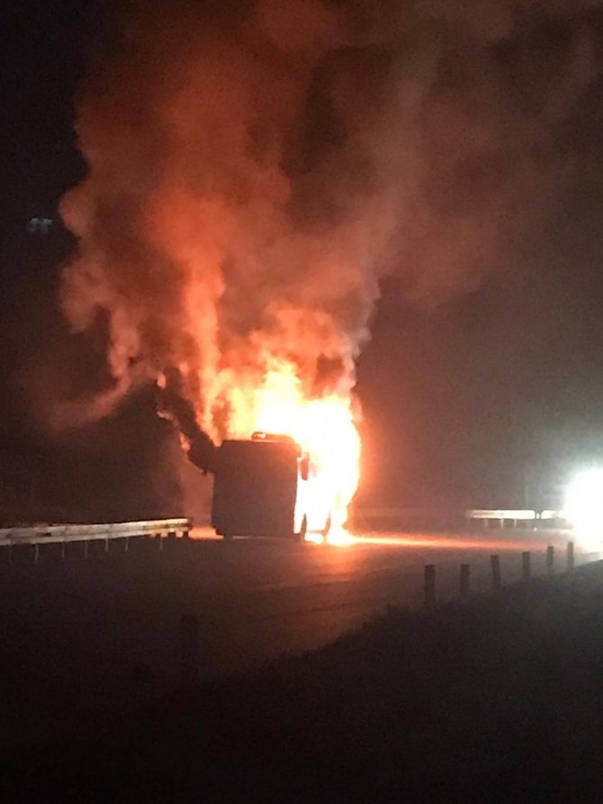 Seyir Halindeki İşçi Servisi Yandı, Facianın Eşiğinden Dönüldü