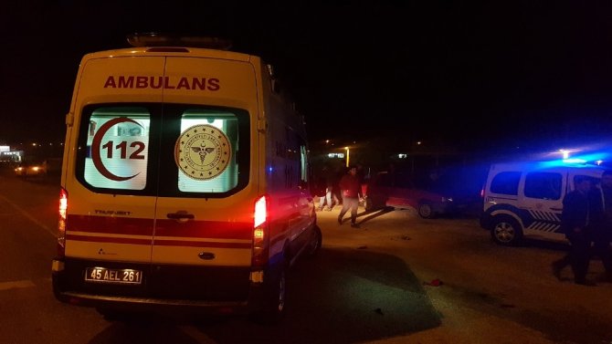 Tıra Çarpan Motosiklet Sürücüsü Ağır Yaralandı